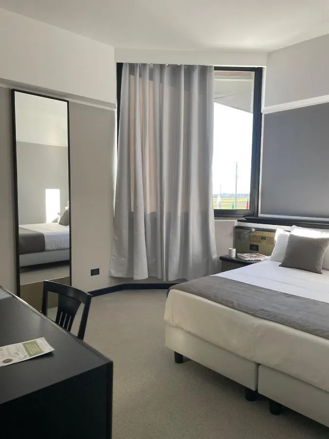 Hotel Gardenia Fiera Cermenate 3*,